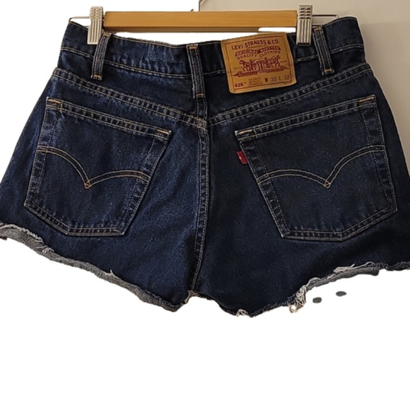 LEVI Strauss 525 Jean Shorts - Picture 2 of 4